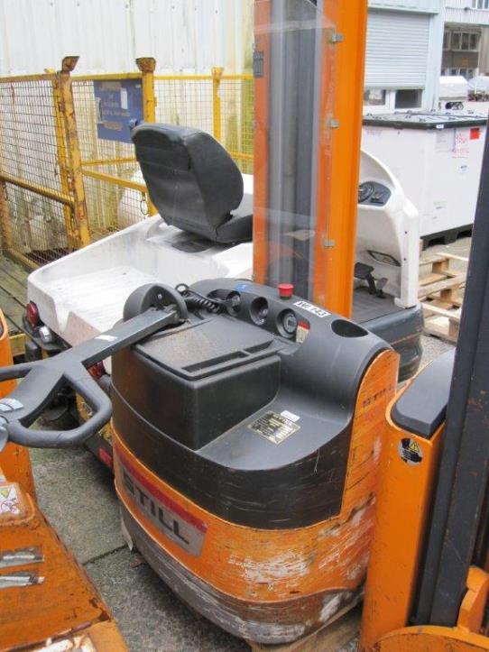 Gepflegte Flurförderfahrzeuge-1